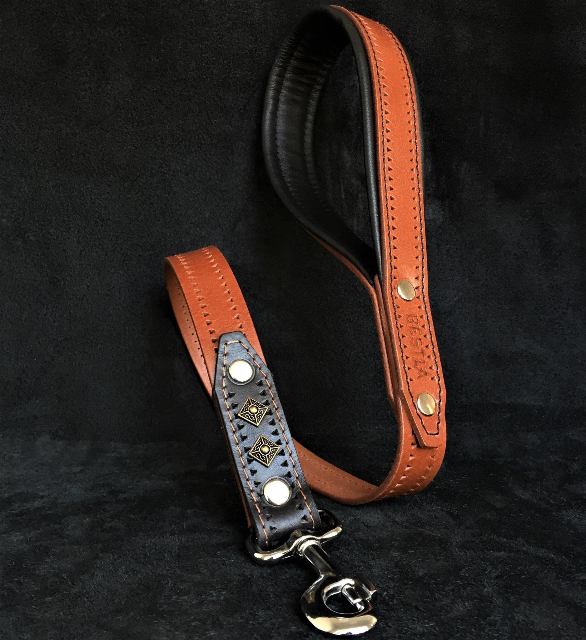 the "Balteus" brown leash-0