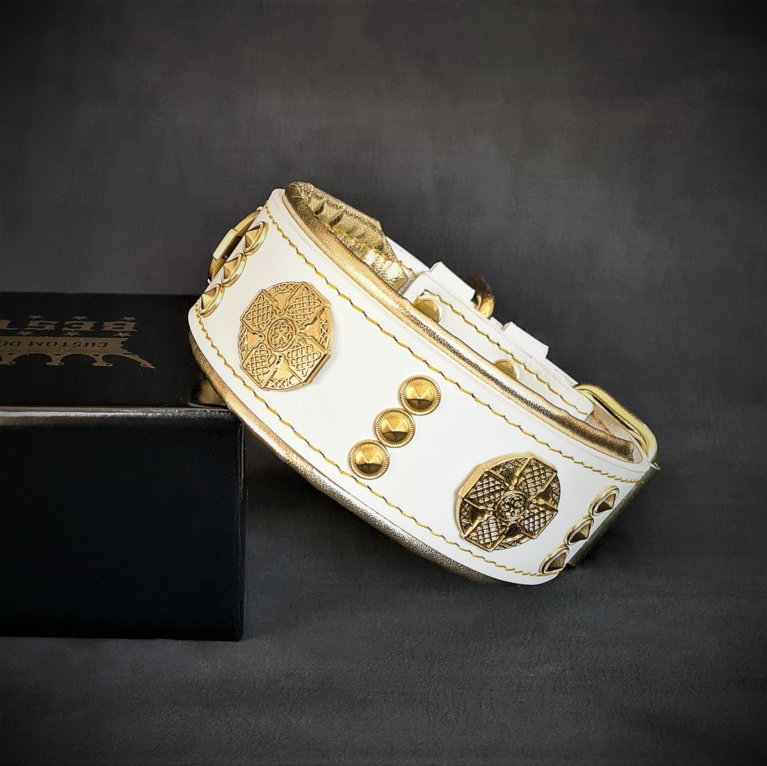 The "Maximus" collar 2 inch wide white & gold-0