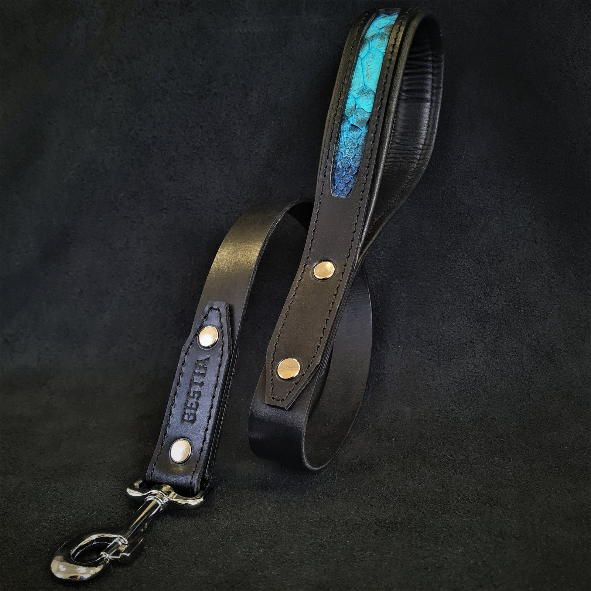 The ''Morelia Python'' leash-1